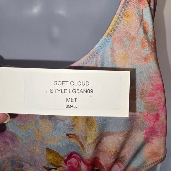 L'Agence Lisa Soft Cloud One Piece Swimsuit Floral Deep V Pearl Buckle Small NEW - Picture 7 of 9